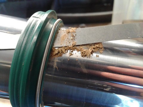 terre sous cache poussière de fourche